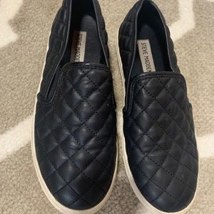 Steve Madden slip ons 6.5